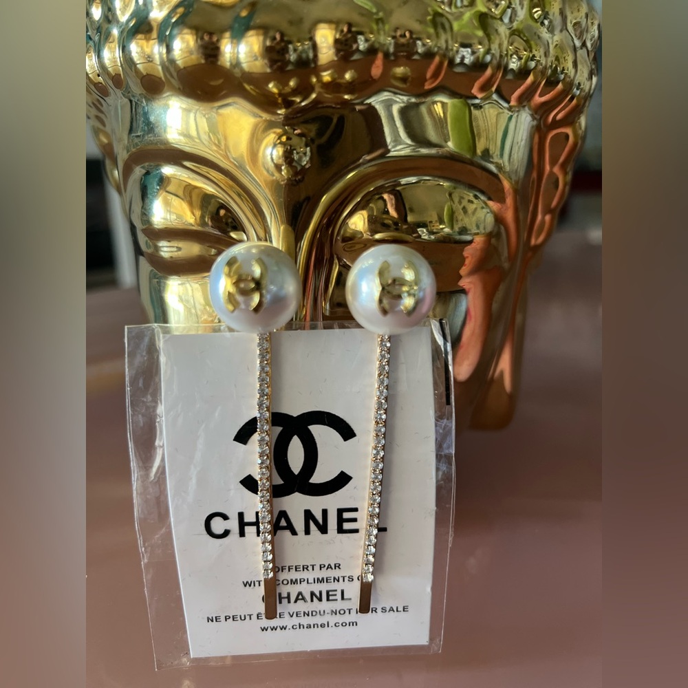 NIP Chanel Beauty Pearl Hair Pins